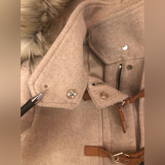 Zara Jacket with fake fur hood - Picture 4 of 7